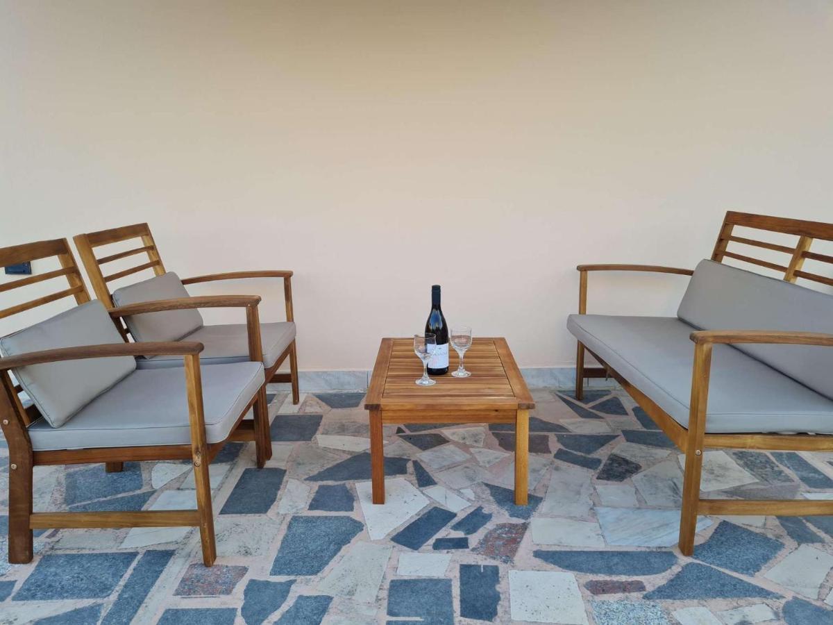 Apartmani Lovre I Zara Екстер'єр фото