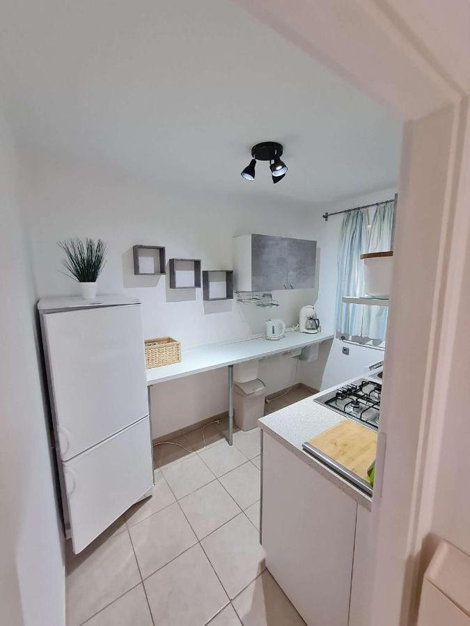 Apartmani Lovre I Zara Екстер'єр фото