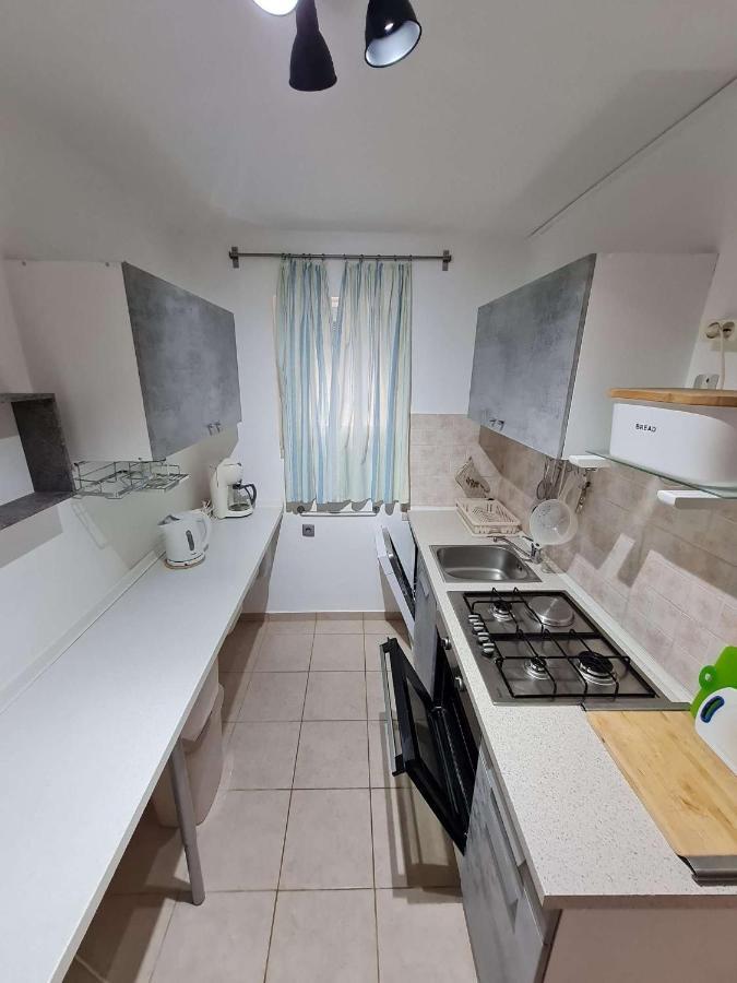 Apartmani Lovre I Zara Екстер'єр фото