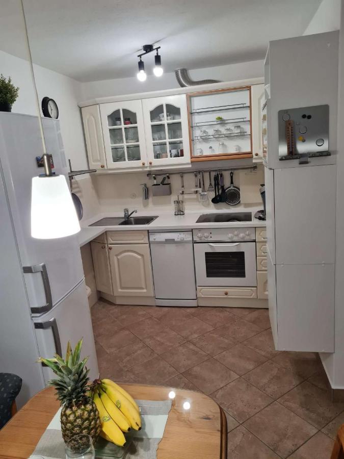 Apartmani Lovre I Zara Екстер'єр фото
