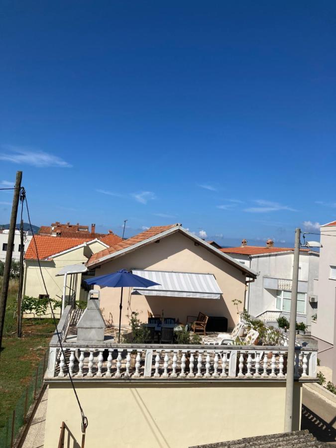 Apartmani Lovre I Zara Екстер'єр фото
